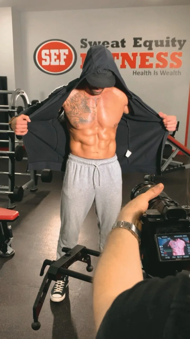 Photoshoot image 10